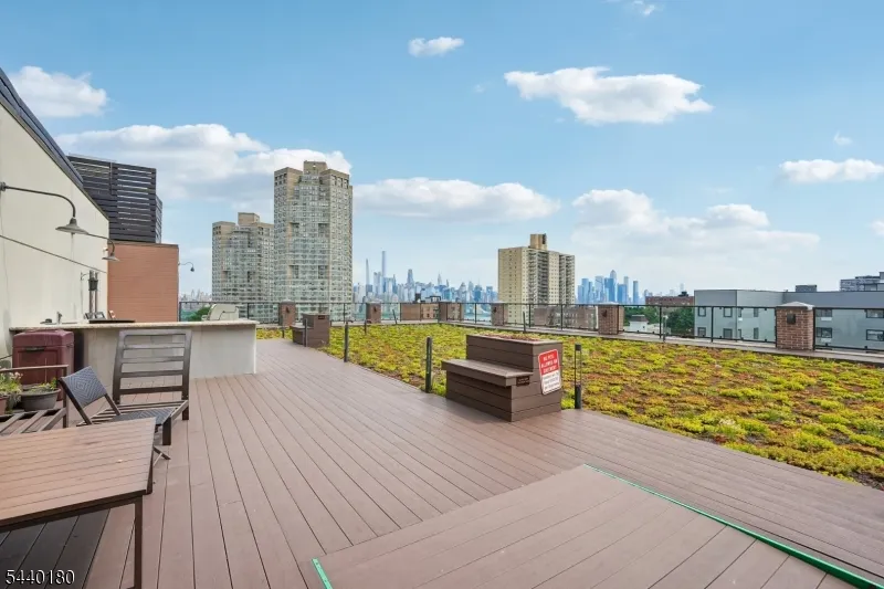 62 69Th St #209 Unit 209 Guttenberg Town, NJ 07093