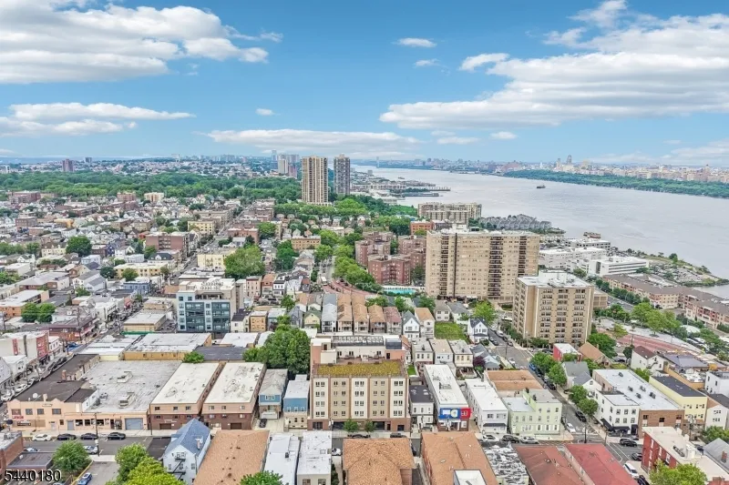 62 69Th St #209 Unit 209 Guttenberg Town, NJ 07093