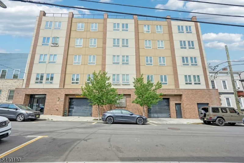 62 69Th St #209 Unit 209 Guttenberg Town, NJ 07093