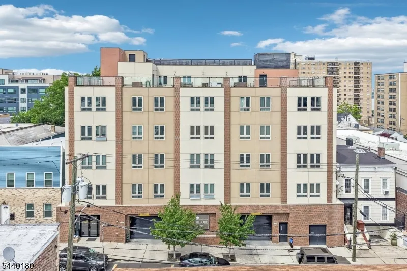 62 69Th St #209 Unit 209 Guttenberg Town, NJ 07093