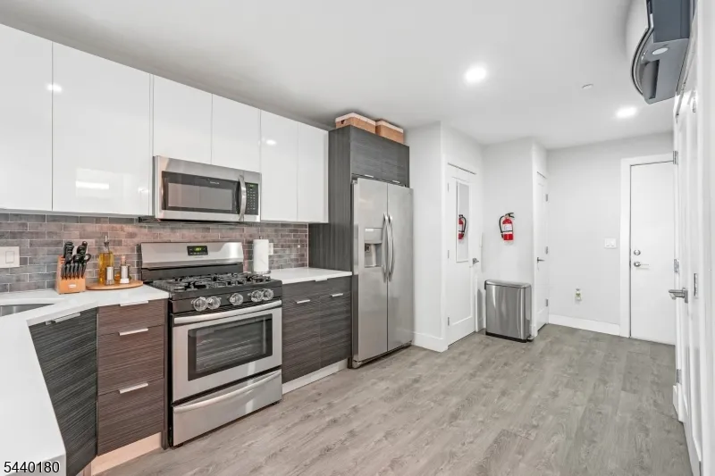 62 69Th St #209 Unit 209 Guttenberg Town, NJ 07093