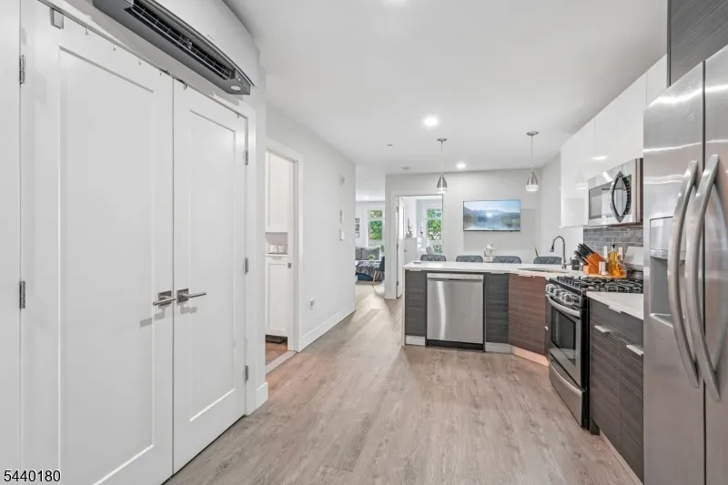 62 69Th St #209 Unit 209 Guttenberg Town, NJ 07093