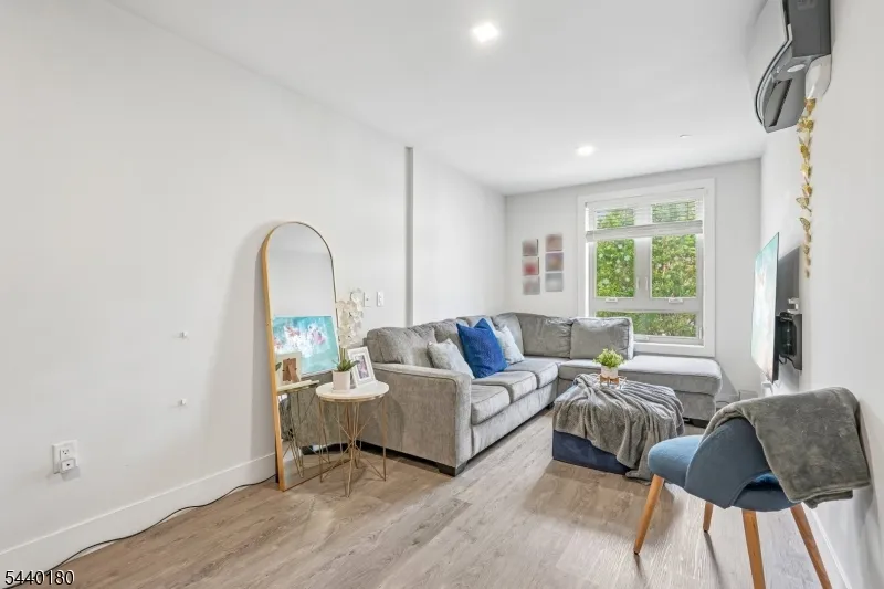 62 69Th St #209 Unit 209 Guttenberg Town, NJ 07093