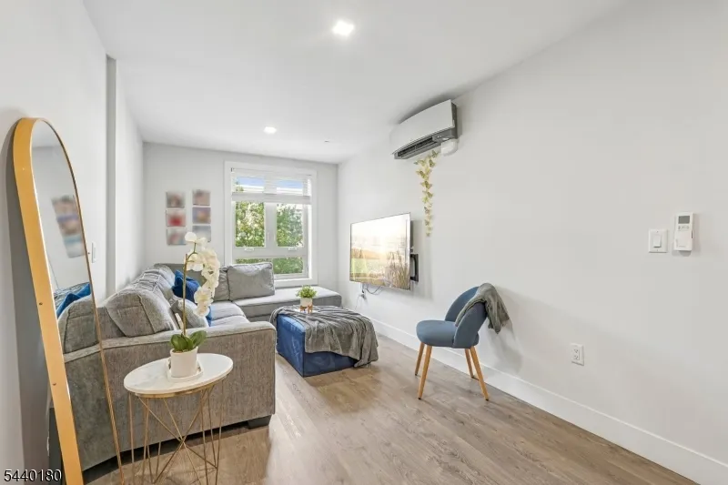 62 69Th St #209 Unit 209 Guttenberg Town, NJ 07093