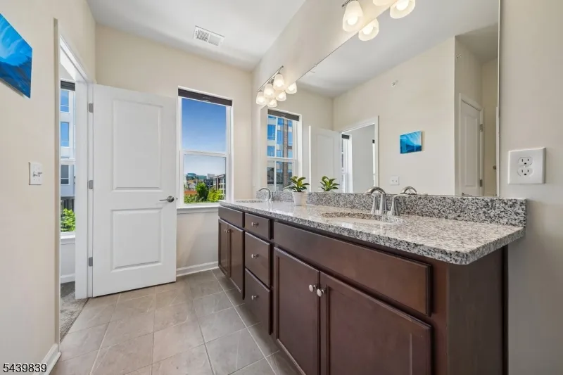 7 Jessica Ln 11202 Union, NJ 07083
