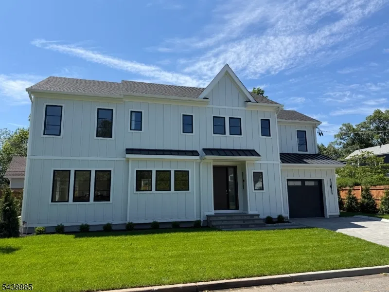 2 Pleasant Ave Tenafly, NJ 07670