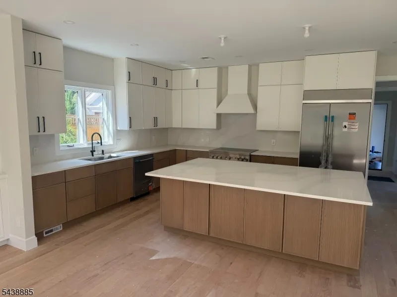 2 Pleasant Ave Tenafly, NJ 07670