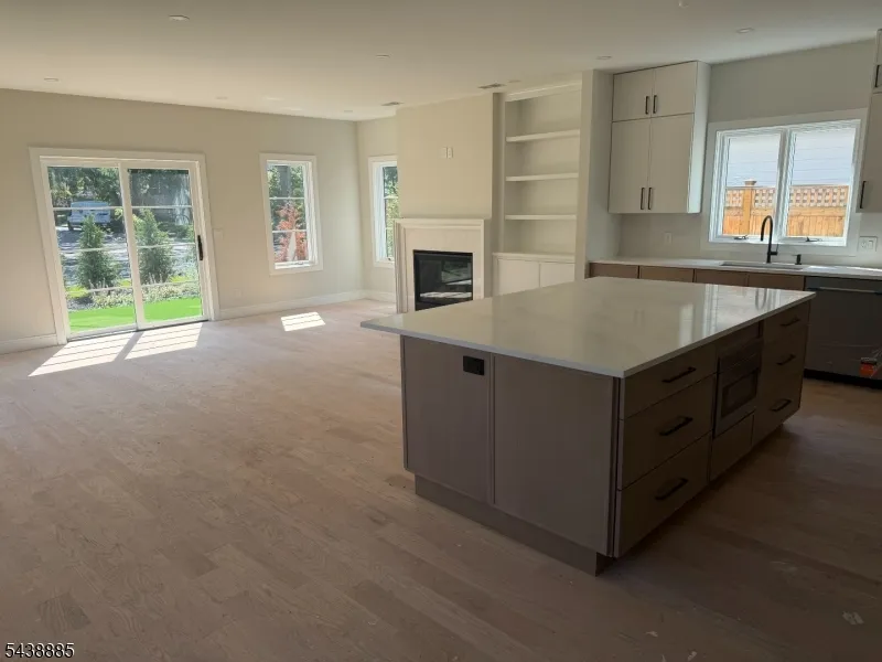 2 Pleasant Ave Tenafly, NJ 07670