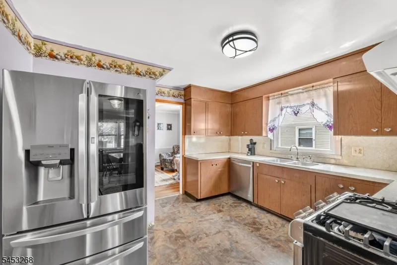 127 N Clark Ave Somerville, NJ 08876