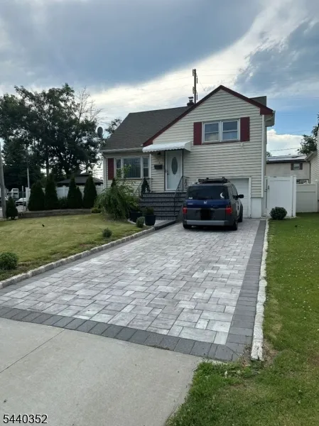422 W Linden Ave Linden City, NJ 07036