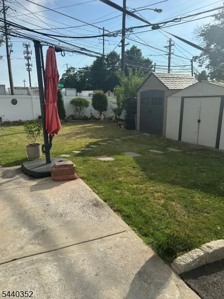 422 W Linden Ave Linden City, NJ 07036