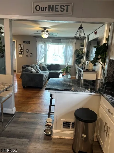 422 W Linden Ave Linden City, NJ 07036