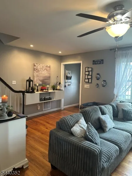 422 W Linden Ave Linden City, NJ 07036