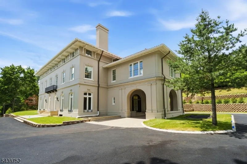 207 Union St Montclair, NJ 07042