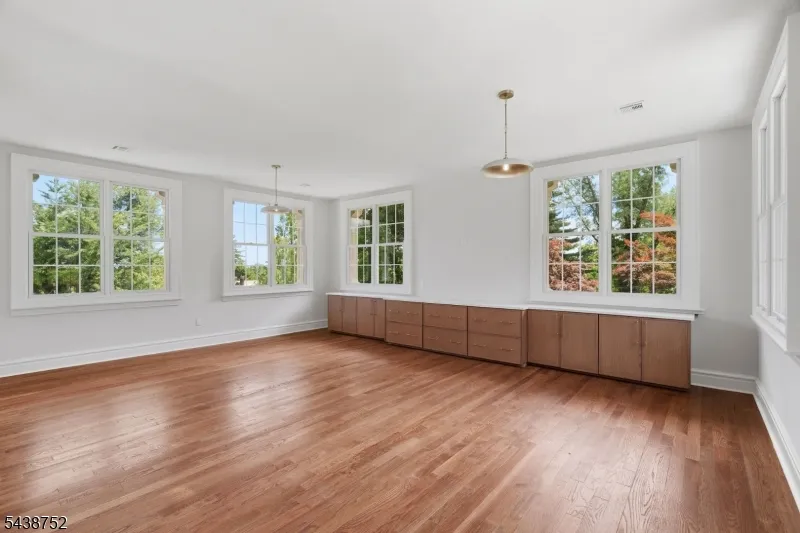 207 Union St Montclair, NJ 07042
