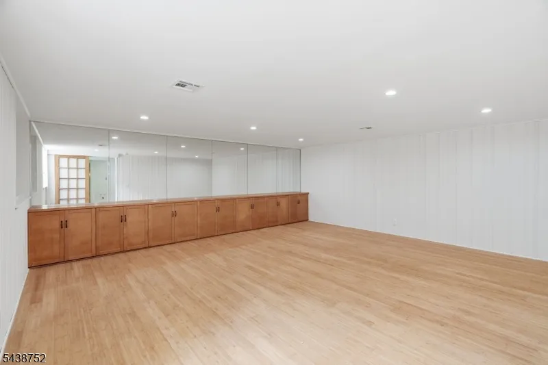 207 Union St Montclair, NJ 07042