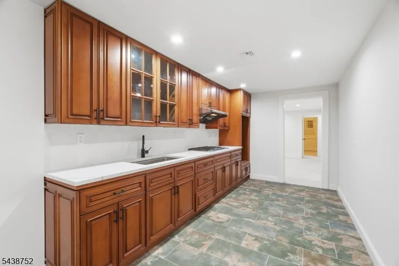 207 Union St Montclair, NJ 07042