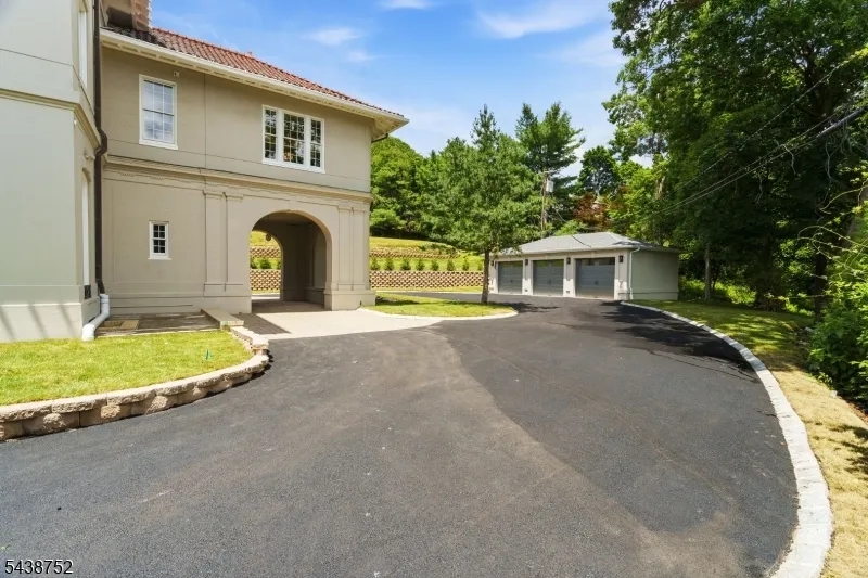 207 Union St Montclair, NJ 07042