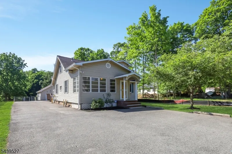 1093 Littleton Rd Parsippany-Troy Hills, NJ 07950