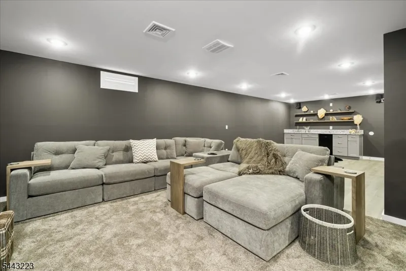 49 Coventry Rd Hardyston, NJ 07419