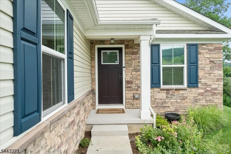 49 Coventry Rd Hardyston, NJ 07419