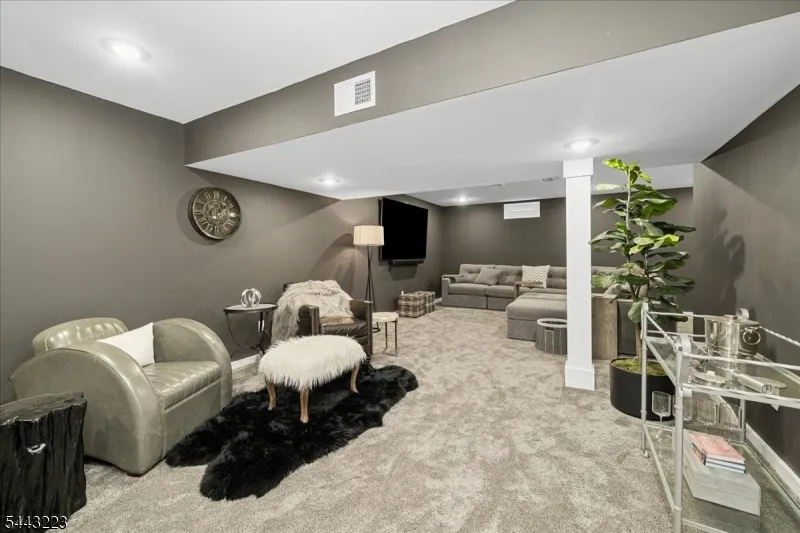 49 Coventry Rd Hardyston, NJ 07419