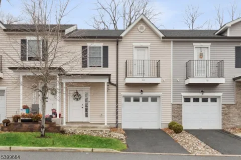 18 Joseph Dr #18 Unit 18