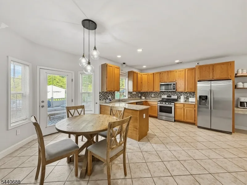 323 Frank Applegate Rd Jackson, NJ 08527