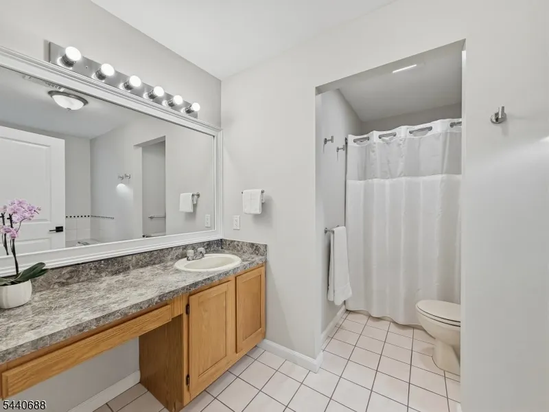 323 Frank Applegate Rd Jackson, NJ 08527