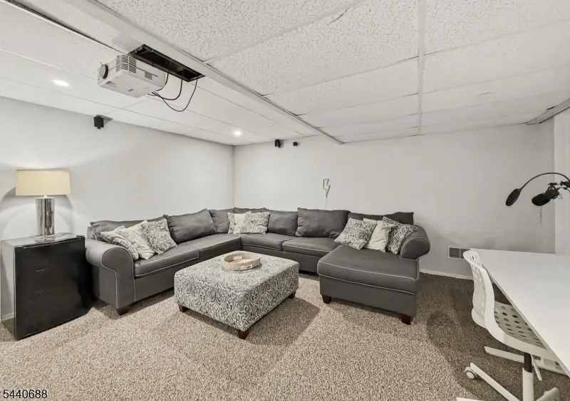 323 Frank Applegate Rd Jackson, NJ 08527