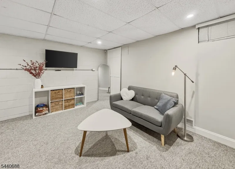 323 Frank Applegate Rd Jackson, NJ 08527