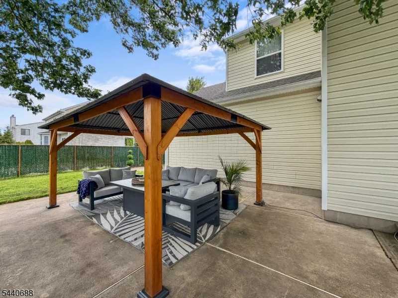 323 Frank Applegate Rd Jackson, NJ 08527