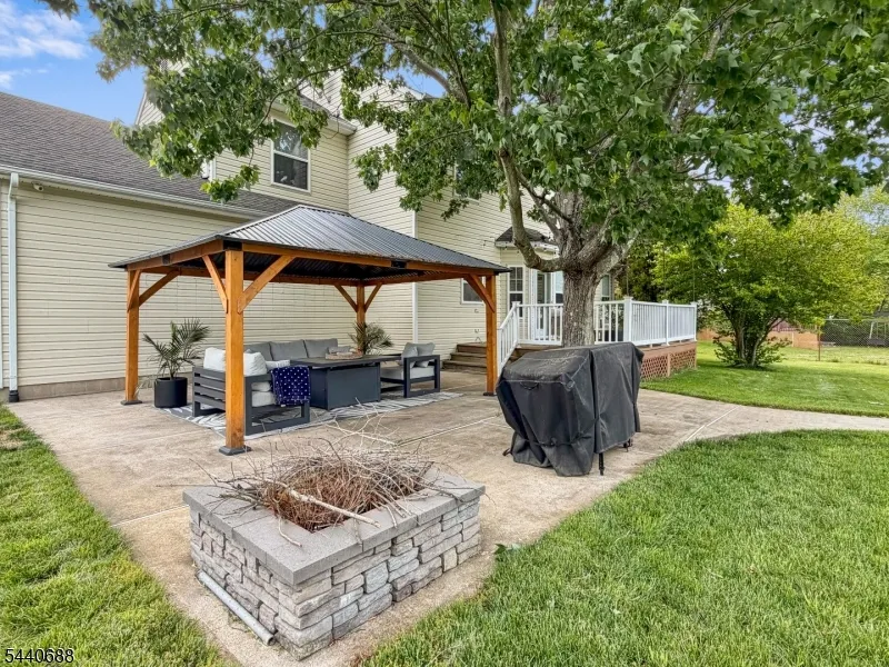 323 Frank Applegate Rd Jackson, NJ 08527