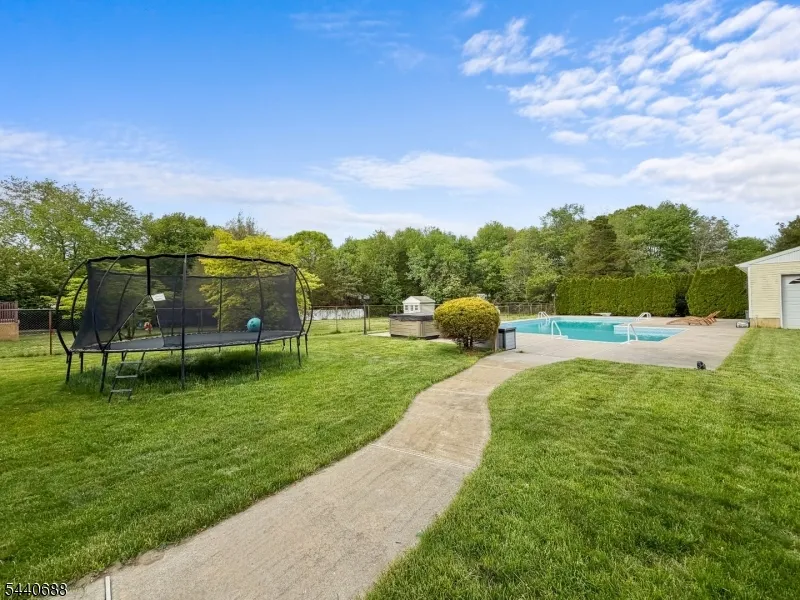 323 Frank Applegate Rd Jackson, NJ 08527