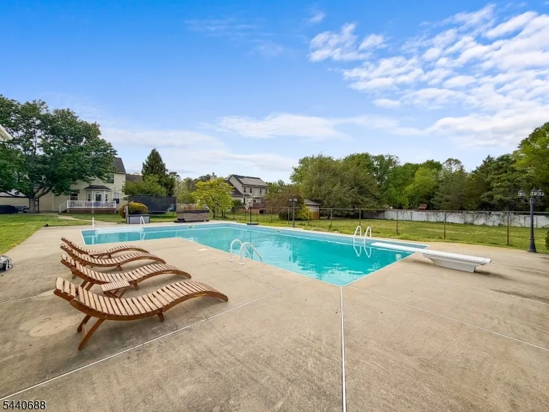 323 Frank Applegate Rd Jackson, NJ 08527