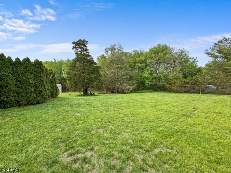 323 Frank Applegate Rd Jackson, NJ 08527
