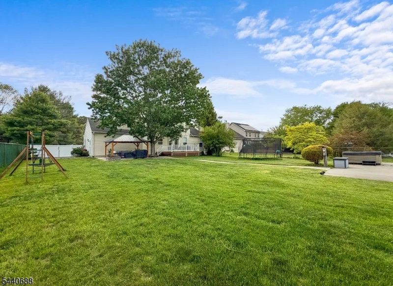 323 Frank Applegate Rd Jackson, NJ 08527