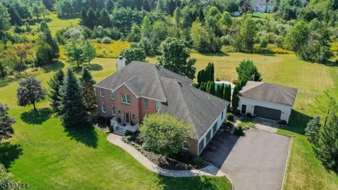 195 Fairfield Ln