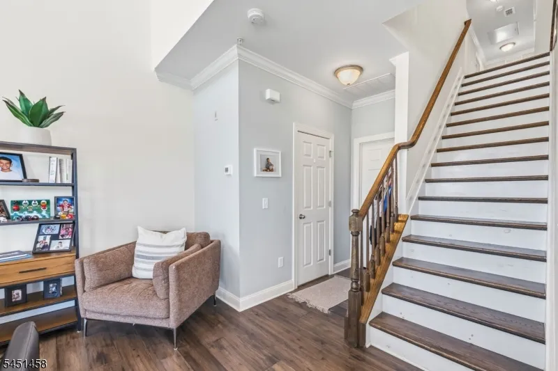 1 Passe Ct Hillsborough, NJ 08844