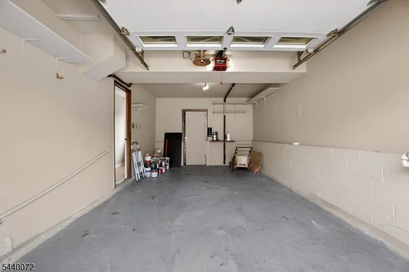 21 Ash Rd Edison, NJ 08817