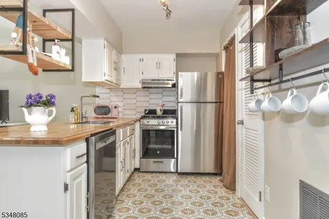 3 Davos Drive #6 Unit 6