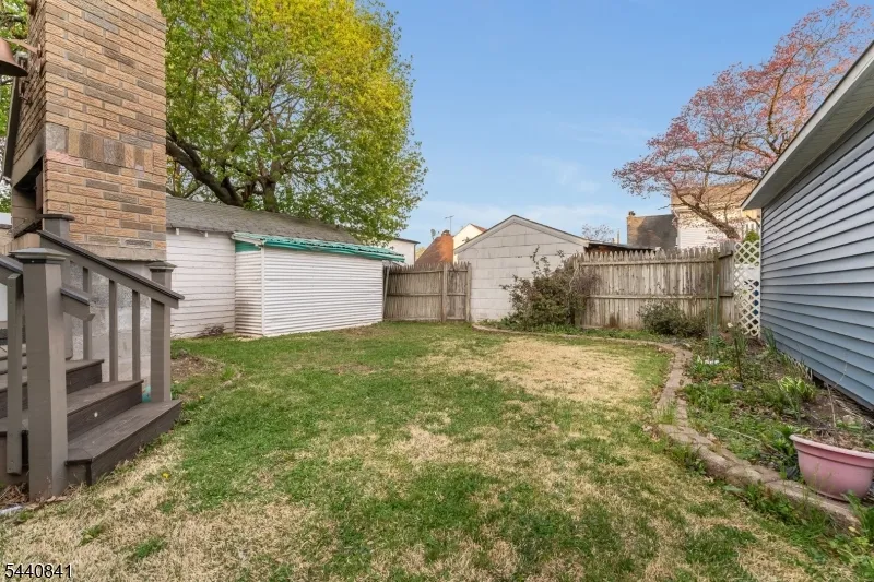 119 Edgewood Rd Linden City, NJ 07036