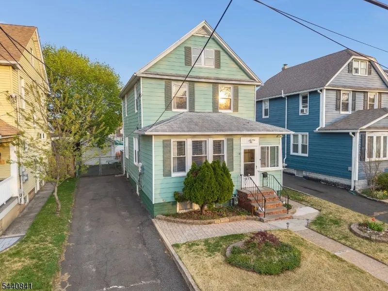 119 Edgewood Rd Linden City, NJ 07036