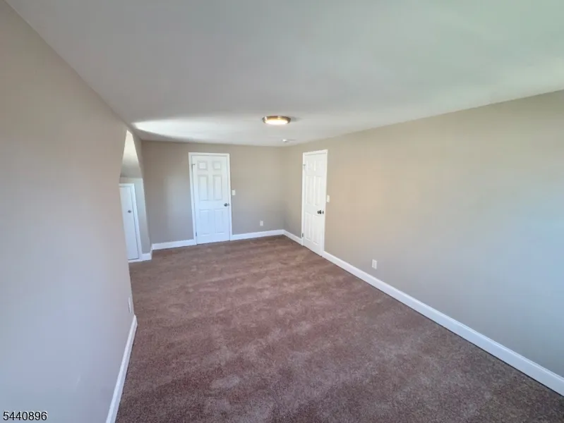 192 N 6Th St Saddle Brook, NJ 07663