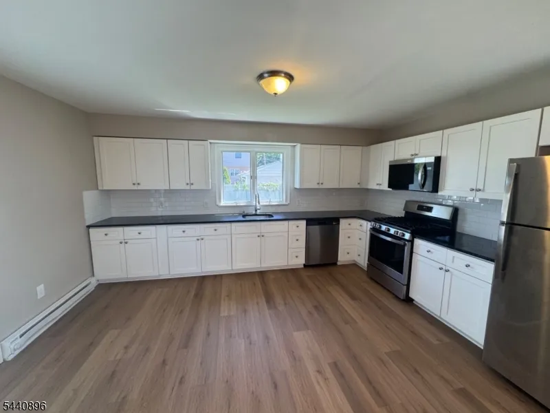 192 N 6Th St Saddle Brook, NJ 07663