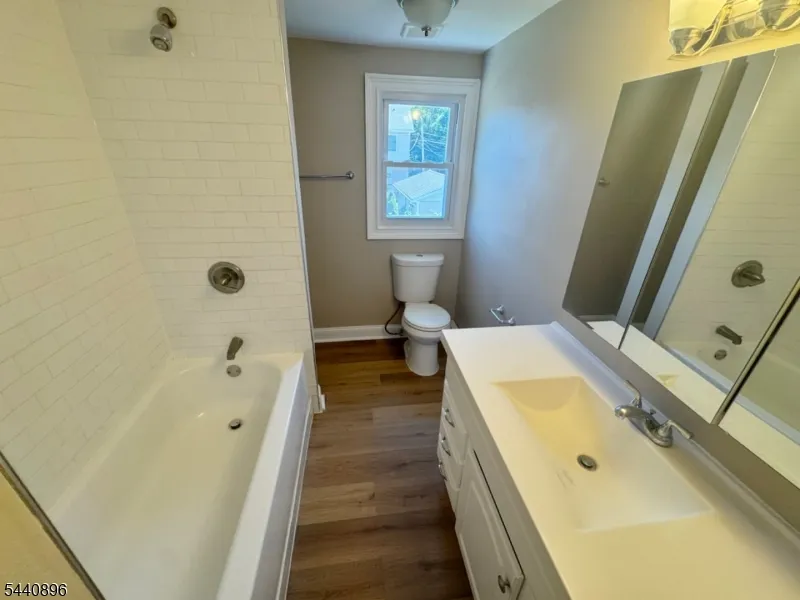 192 N 6Th St Saddle Brook, NJ 07663
