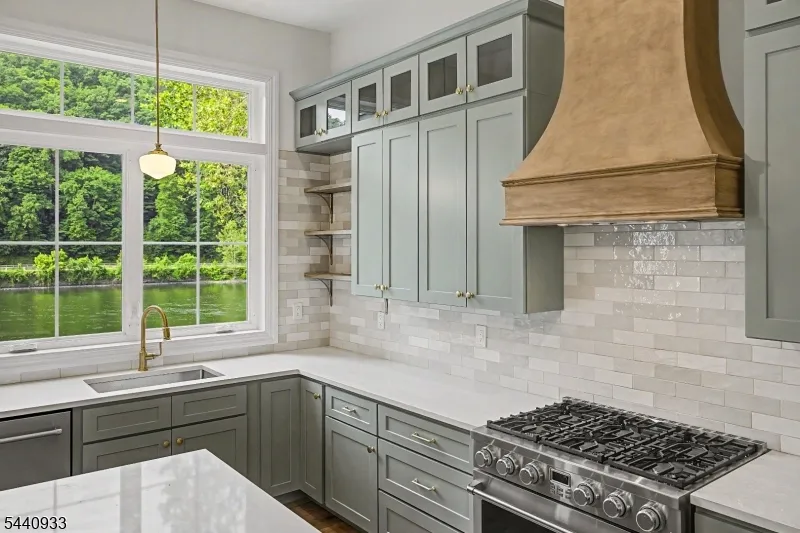 159 Byram Ln Kingwood, NJ 08559