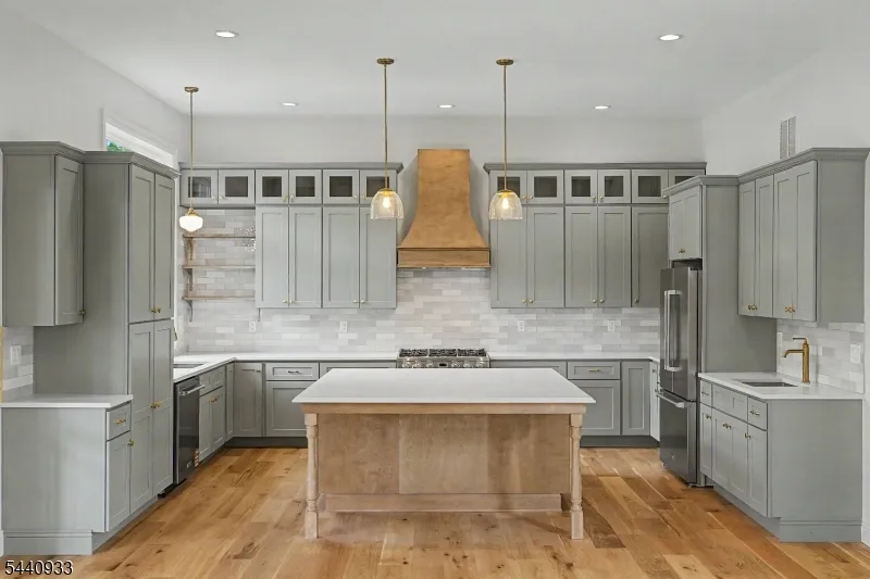 159 Byram Ln Kingwood, NJ 08559