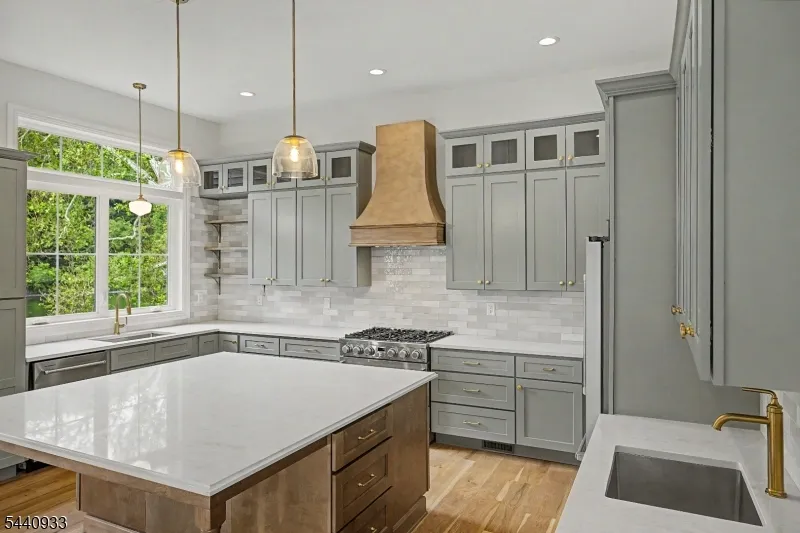 159 Byram Ln Kingwood, NJ 08559