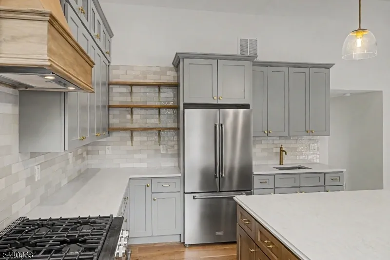 159 Byram Ln Kingwood, NJ 08559